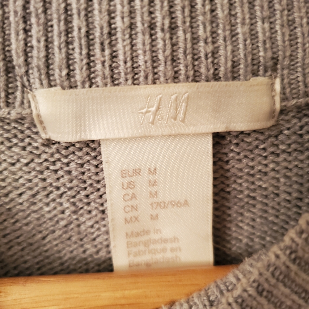 H&M Sweater - Picture 4 of 5